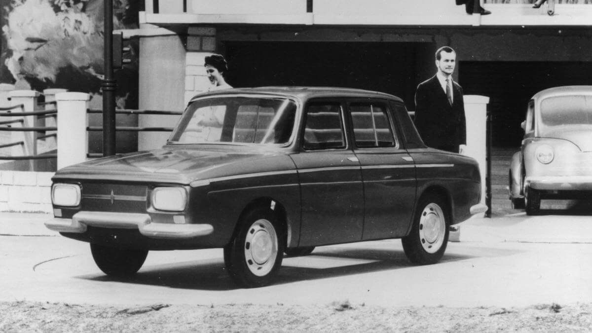 55yrRenault10_13.jpg